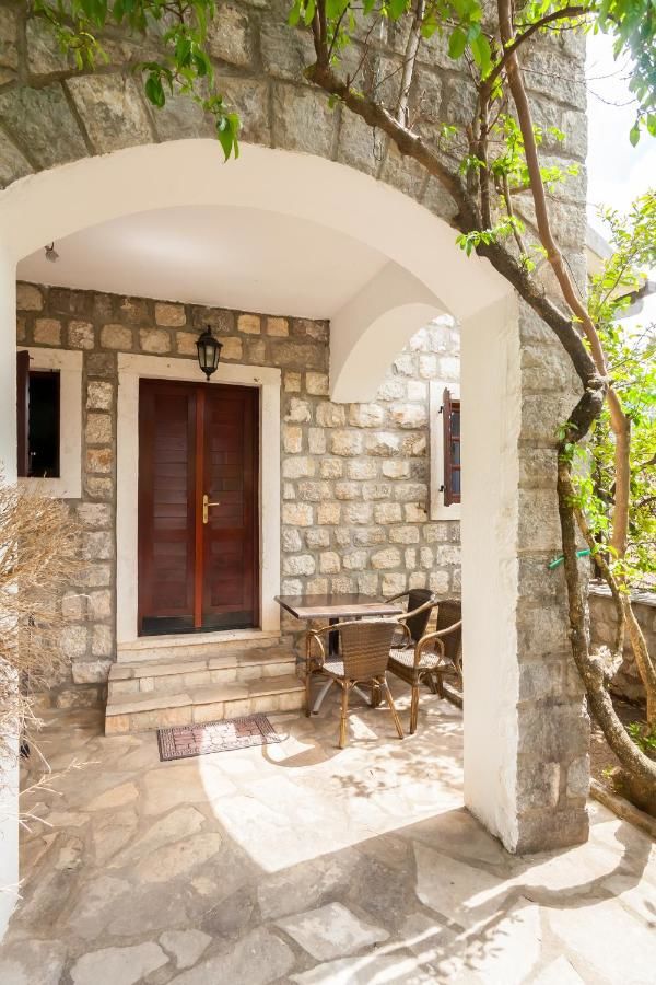 Апартаменты Villa & Apartments Perasto Пераст