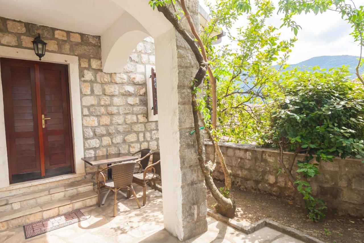 Апартаменты Villa & Apartments Perasto Пераст